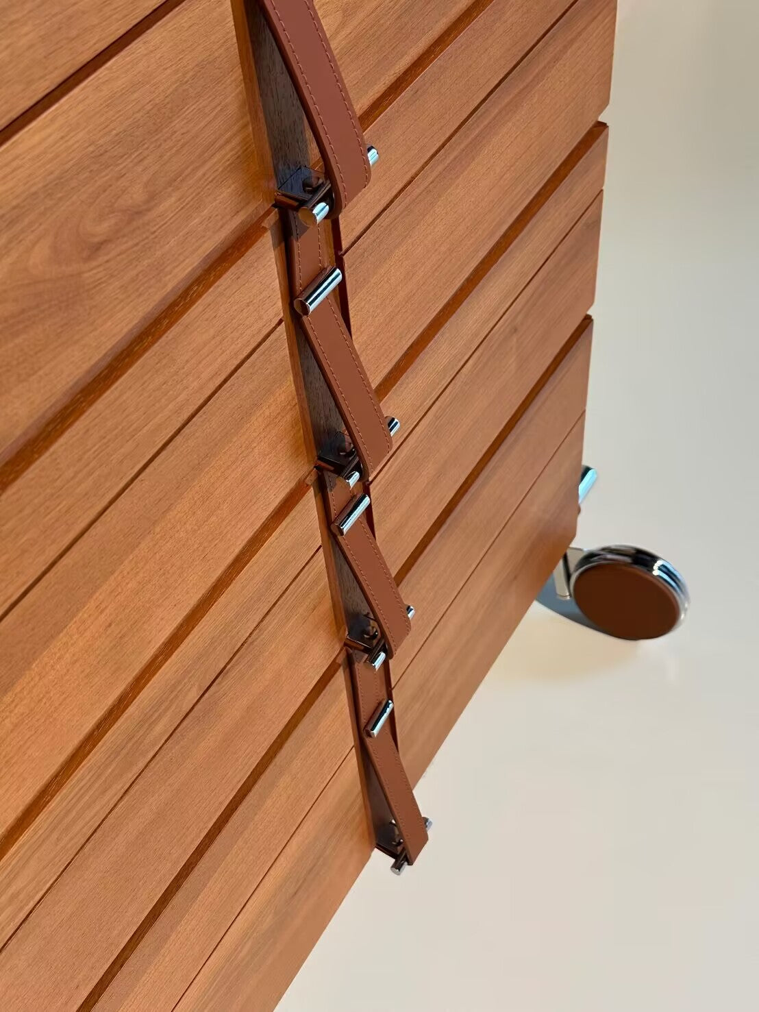 Tresserra Modern Artistic Solid Wood Movable Jewelry Cabinet