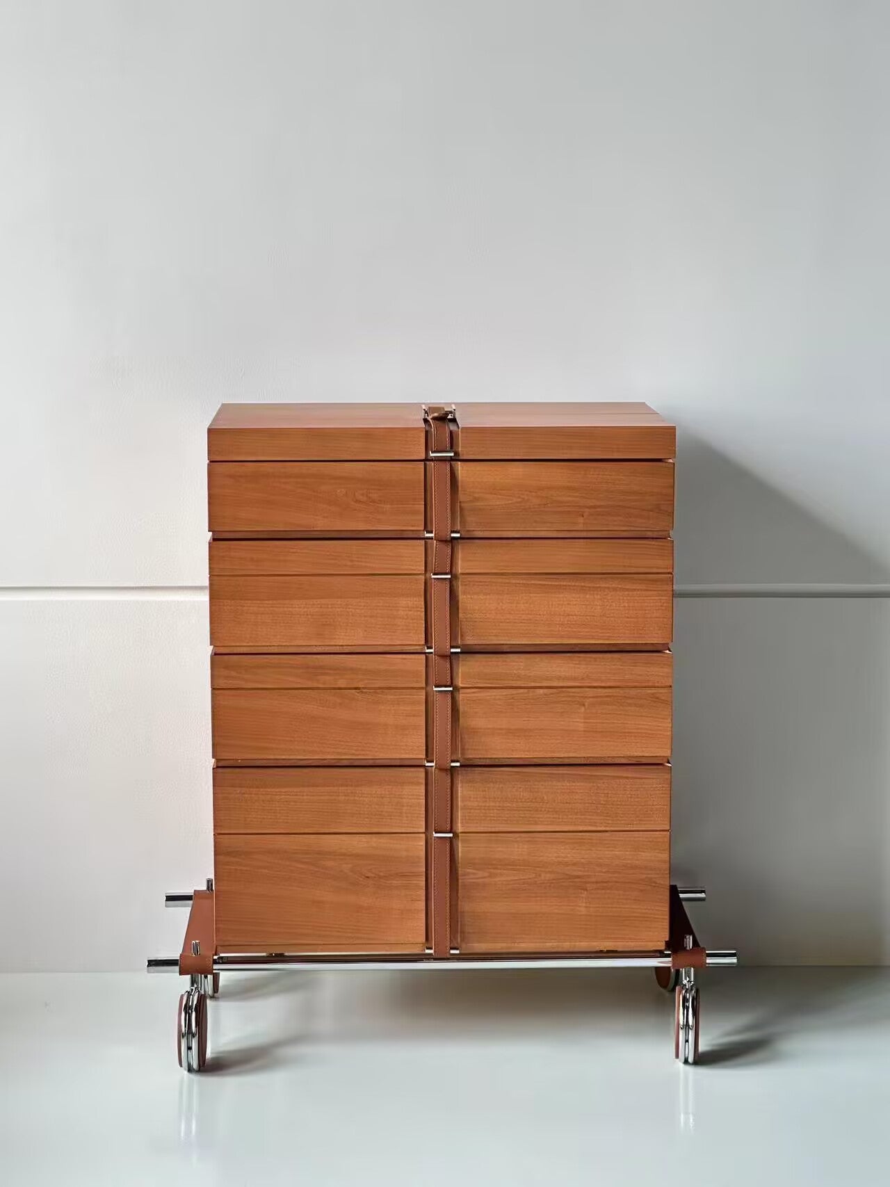 Tresserra Modern Artistic Solid Wood Movable Jewelry Cabinet