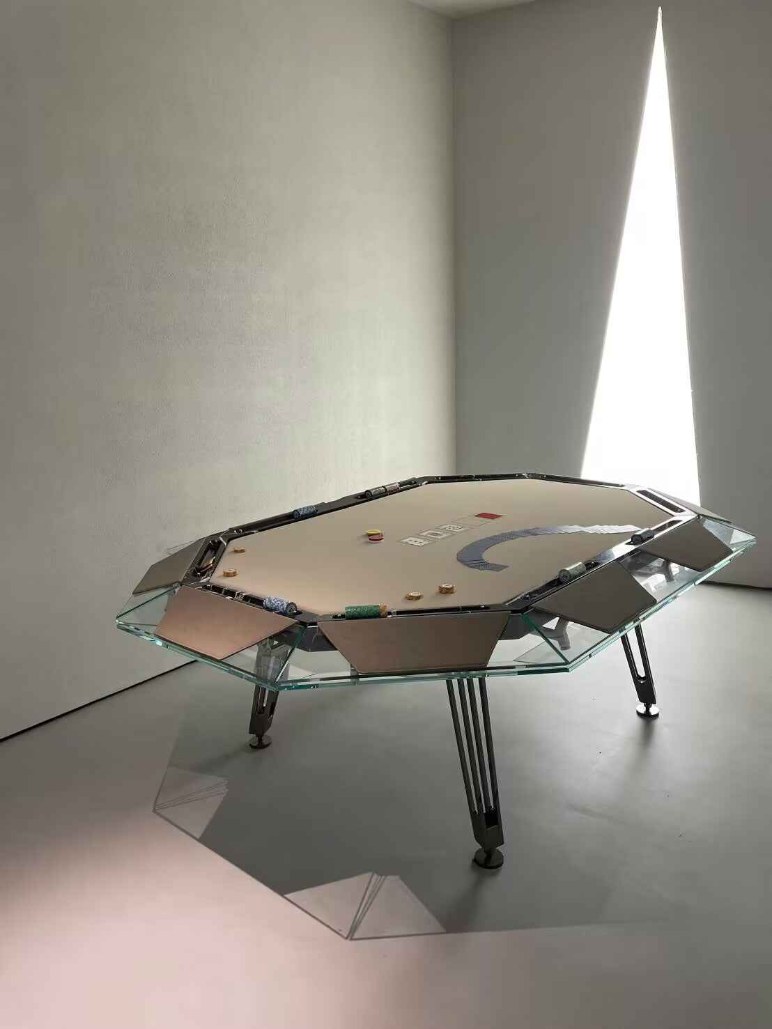 Unootto Luxury Crystal Tempered Glass High End Poker Table