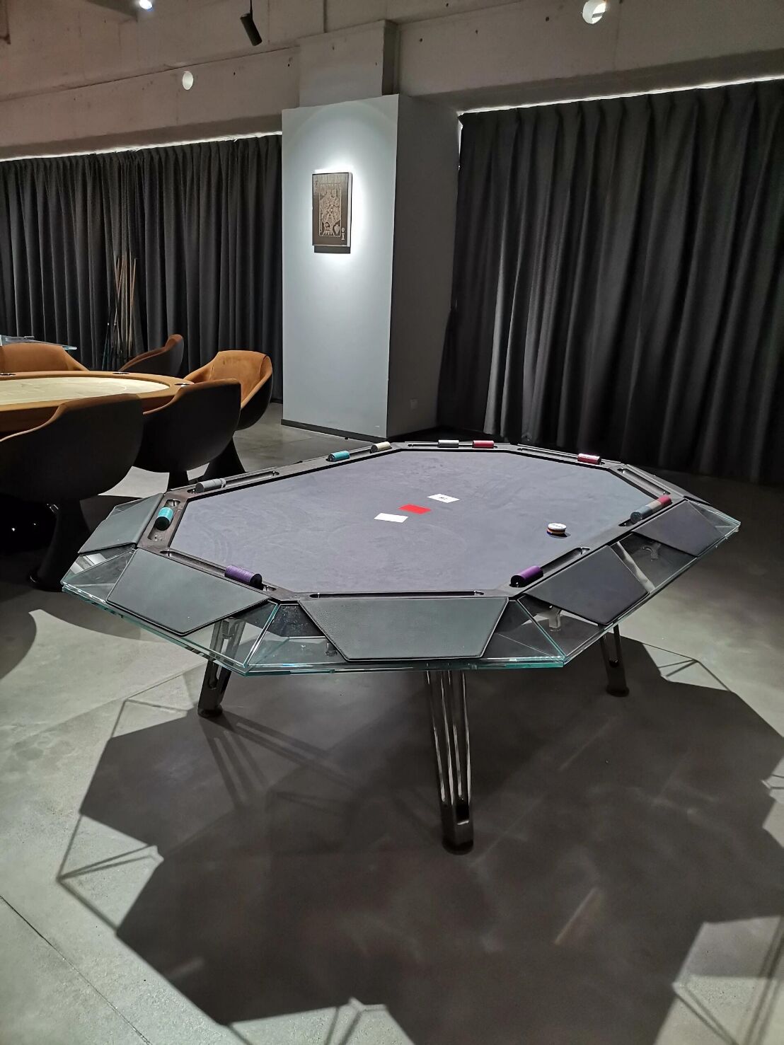 Unootto Luxury Crystal Tempered Glass High End Poker Table