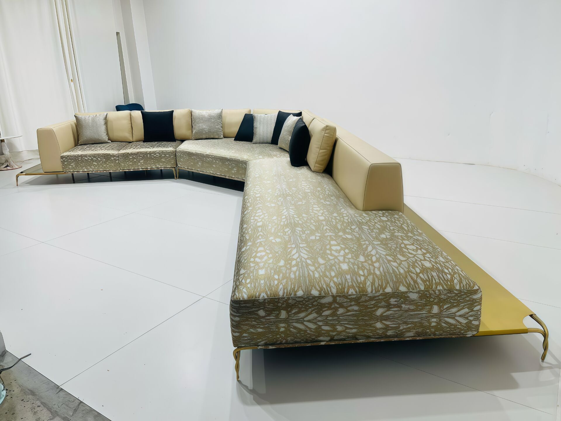 Viktoria Modern Luxury Stainless Steel Living Room Curve Corner Sofa