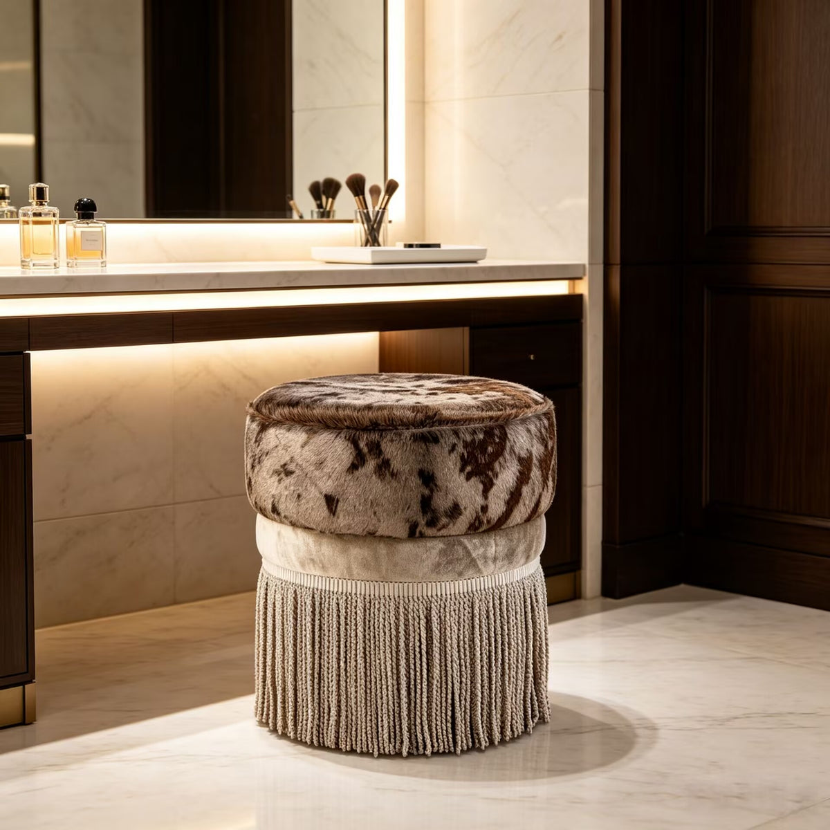 Wildebeest Modern Villa Bedroom Fabric Tassel Dressing Stool
