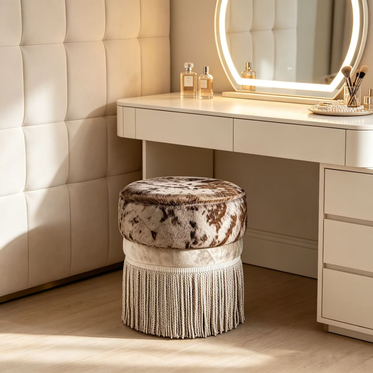 Wildebeest Modern Villa Bedroom Fabric Tassel Dressing Stool