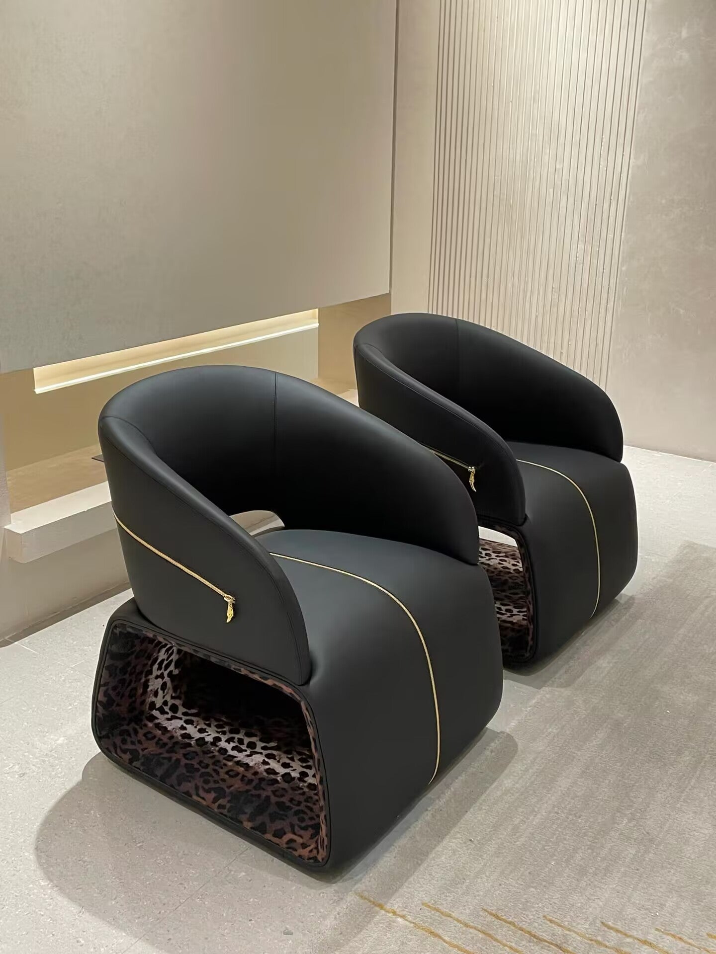 Wild Creativity Leopard Print Genuine Leather Single Sofa Chair